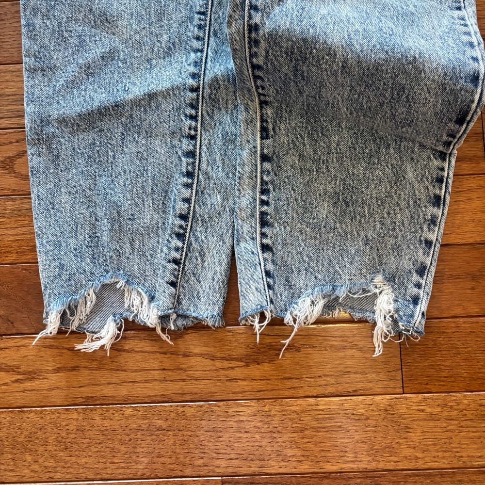 Women’s Time and Tru mid rise jeans size 4 - Picture 6 of 8